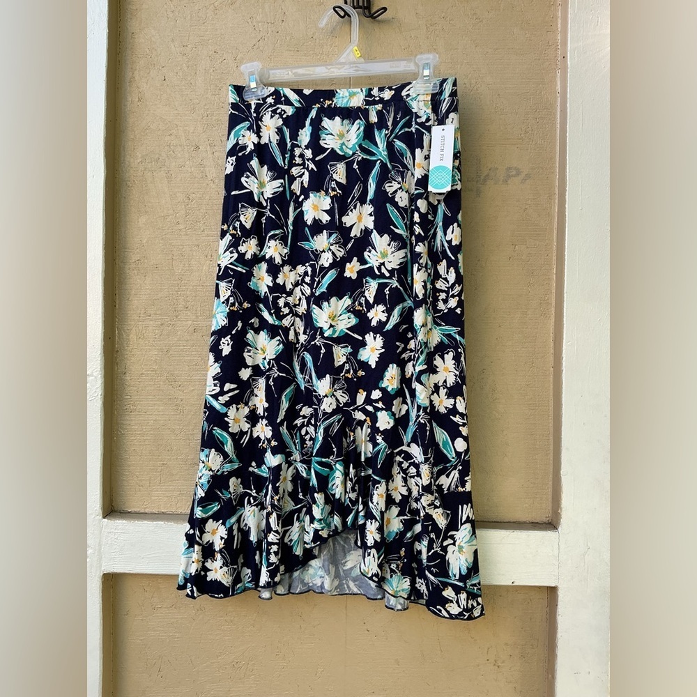 Loveappella Navy Floral High Low Skirt - Picture 2 of 5